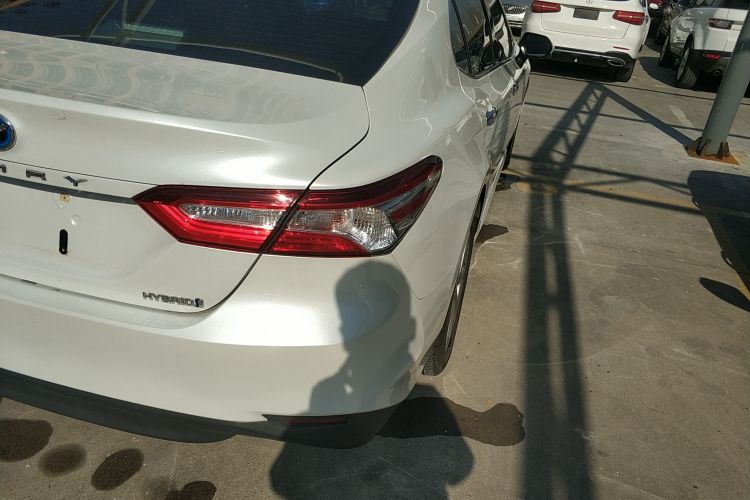 丰田 凯美瑞 2021款 双擎 2.5HGVP 领先版车身外观9