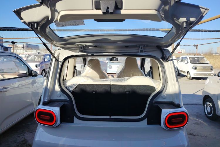 五菱汽车 宏光MINIEV 2024款 第三代 215km 青春版机舱底盘23