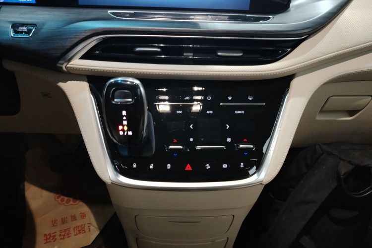 别克GL8 2023款 ES陆尊 豪华型中控内饰18