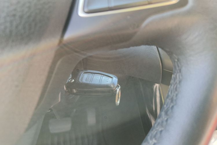 福特 福克斯 2017款 三厢 EcoBoost 180 自动精英型中控内饰11