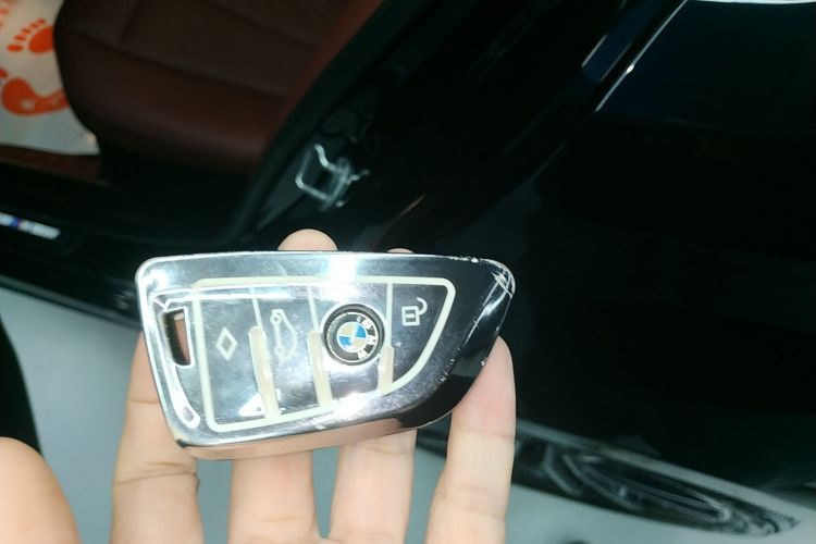 宝马3系 2022款 320Li M运动套装中控内饰7001