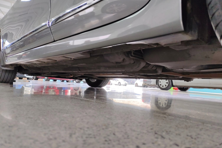 日产 天籁 2011款 公爵 2.5L XV尊雅版局部细节9003