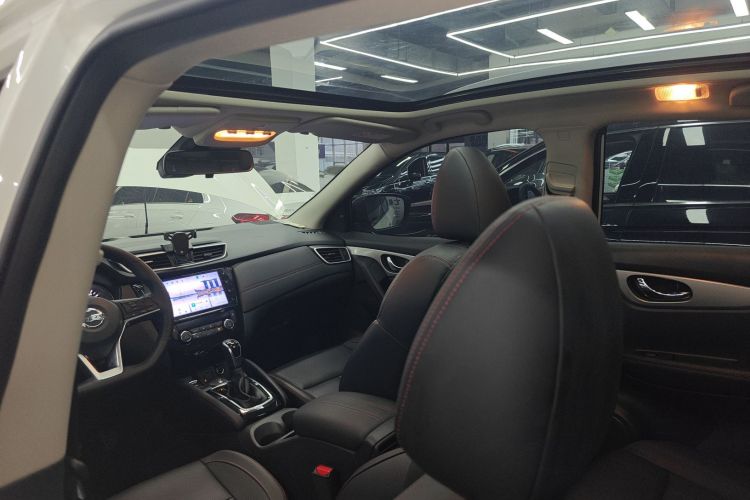 日产 逍客 2022款 2.0L CVT XV Prem豪华版局部细节22