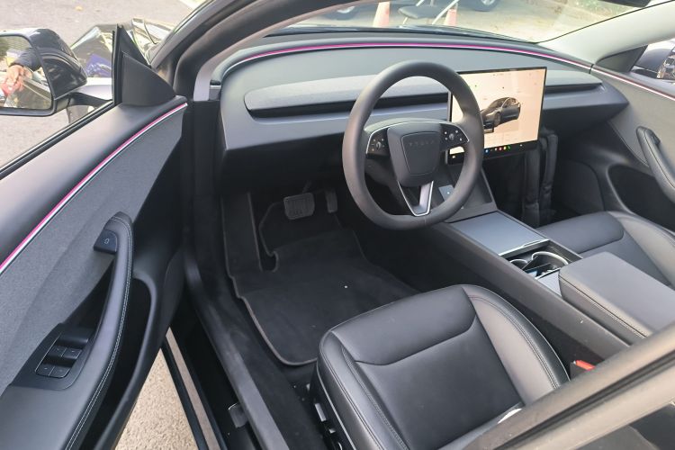 特斯拉 Model 3 2023款 后轮驱动版中控内饰7003