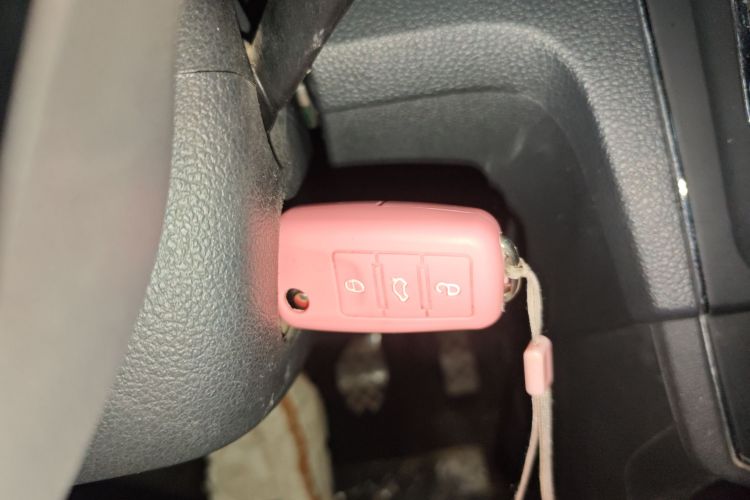 大众 桑塔纳 2016款 1.6L 手动舒适版中控内饰11