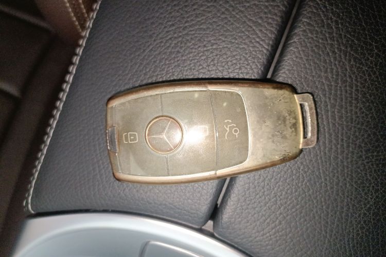 奔驰GLC 2021款 GLC 260 L 4MATIC 动感型中控内饰11