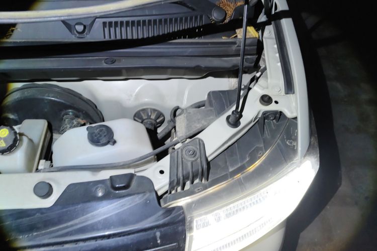 五菱汽车 宏光MINIEV 2022款 GAMEBOY 300km 玩咖款 磷酸铁锂局部细节9007