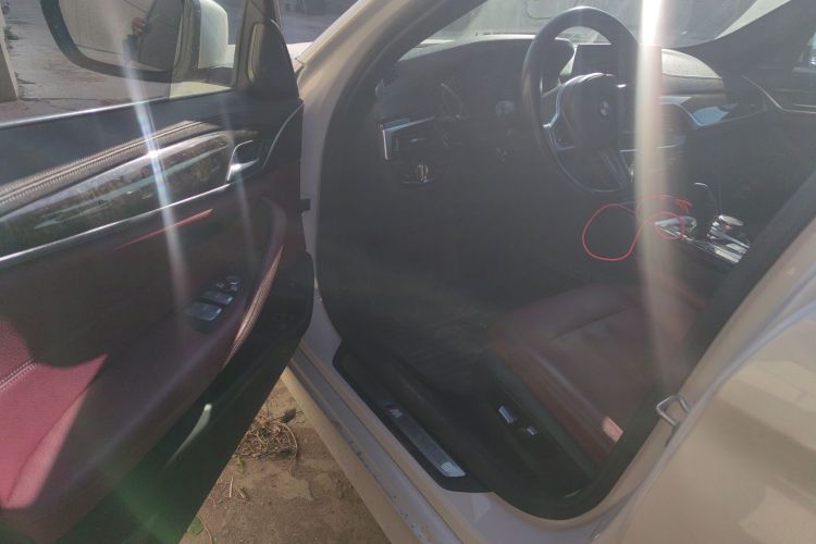 宝马5系 2020款 530Li 尊享型 M运动套装中控内饰7003