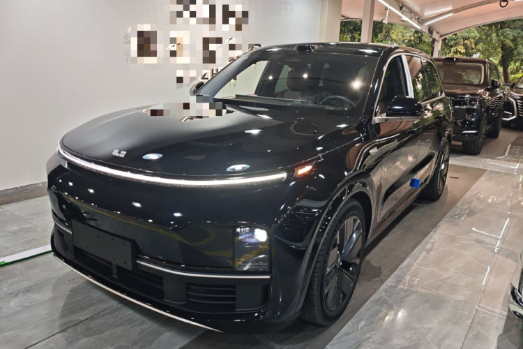 理想汽车 理想L9 2025款 Ultra 智能焕新版车身外观1