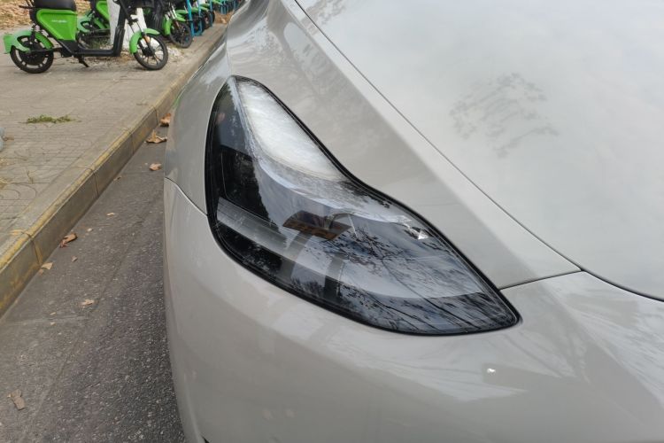 特斯拉 Model Y 2022款 改款 后轮驱动版车身外观8