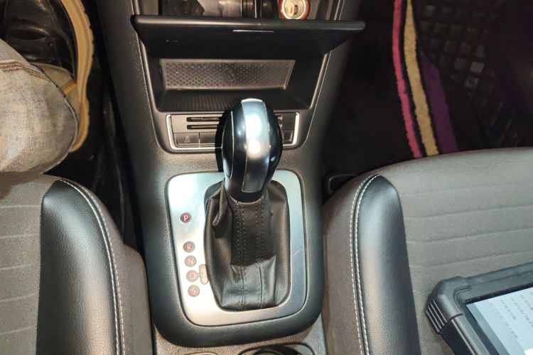 大众 途观 2016款 300TSI 自动两驱风尚版中控内饰18