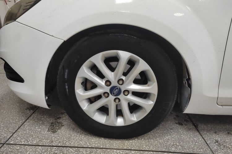 福特 福克斯 2013款 两厢经典 1.8L 手动百万纪念版车身外观6007