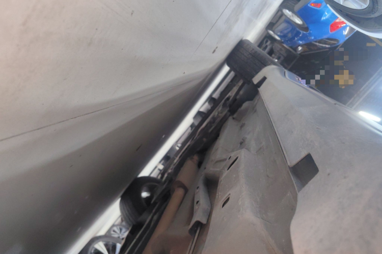 Jeep 指南者 2020款 220T 自动领先版局部细节9002