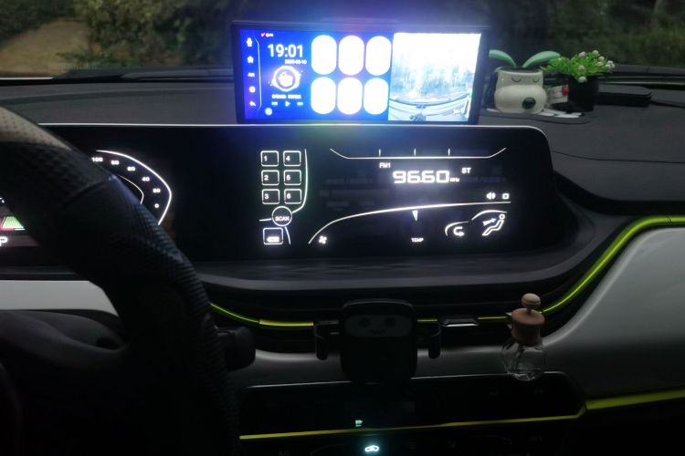 长安欧尚 奔奔E-Star 2020款 心动版 三元锂局部细节16