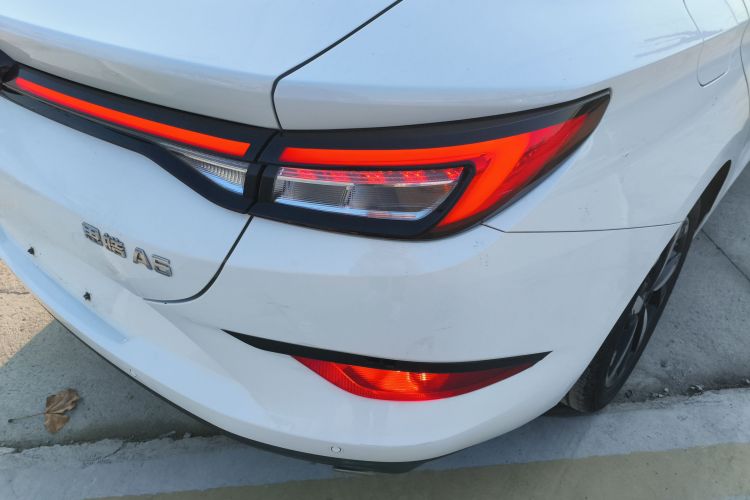 思皓A5 2021款 1.5T CVT尊贵智联型车身外观6006