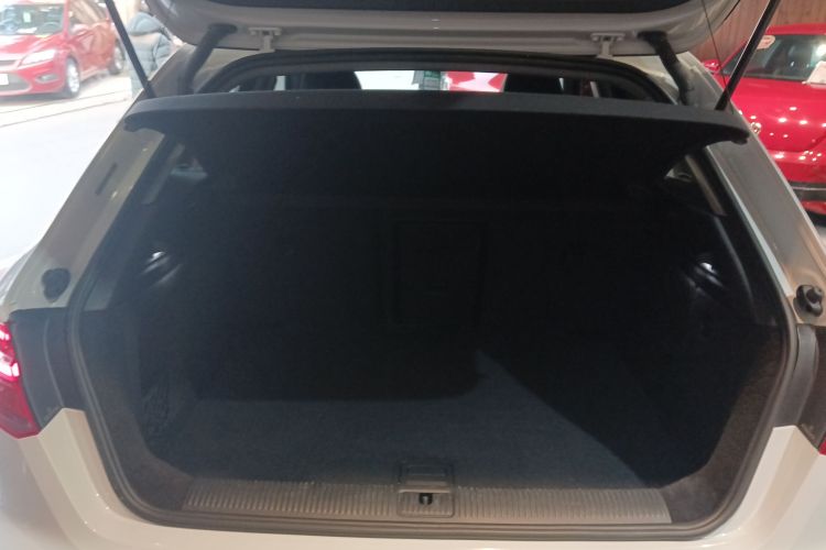 奥迪A3 2019款 Sportback 35 TFSI 风尚型 国V机舱底盘23