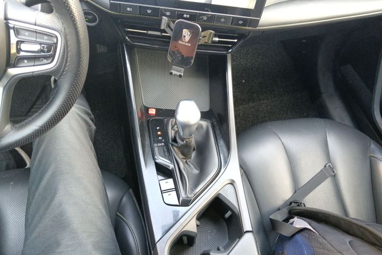 荣威i5 2021款 1.5L CVT钻石版中控内饰18