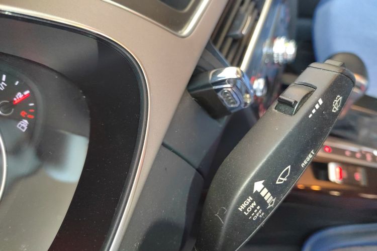 奥迪A4L 2015款 35 TFSI 自动舒适型中控内饰11