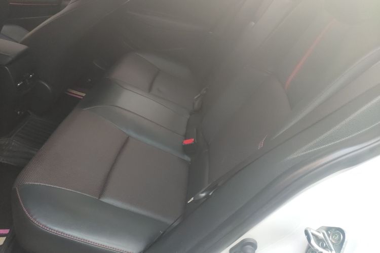 丰田 雷凌 2021款 双擎 1.8H E-CVT运动版中控内饰21