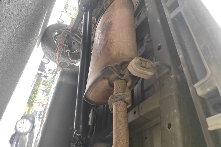 金杯 金海狮 2023款 2.0L 客车旅行狮 5/6/7座局部细节9001