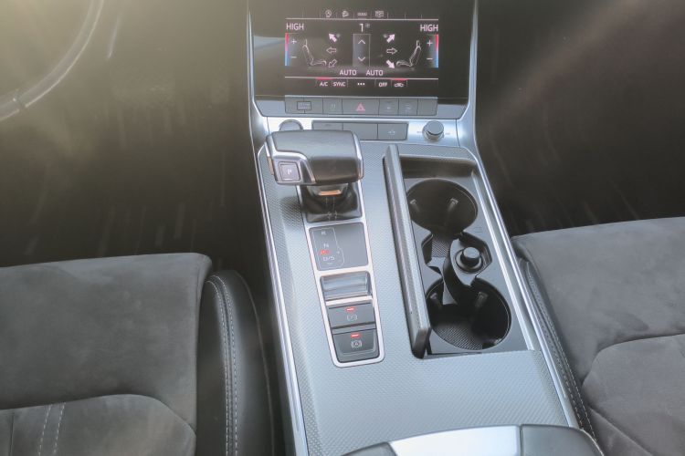 奥迪A6L 2021款 40 TFSI 豪华动感型局部细节18