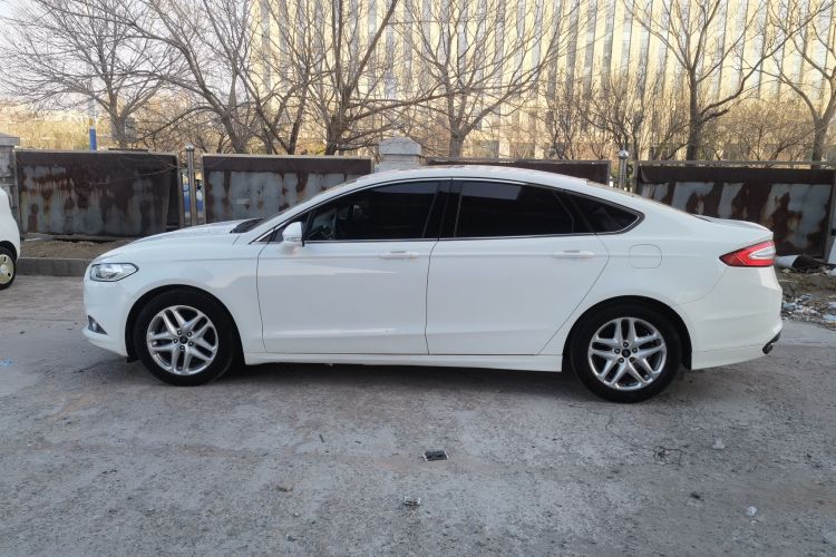 福特 蒙迪欧 2013款 1.5L GTDi180时尚型车身外观4