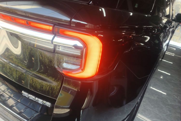 福特 探险者 2023款 EcoBoost 285 四驱钛金版 7座车身外观6006