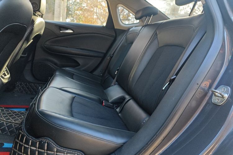 别克 威朗 2017款 三厢 20T 双离合领先型中控内饰21