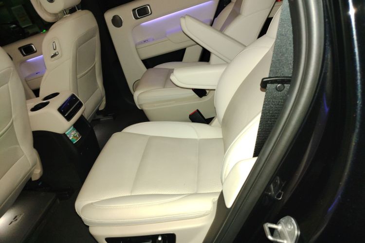 理想汽车 理想L8 2023款 Max中控内饰21