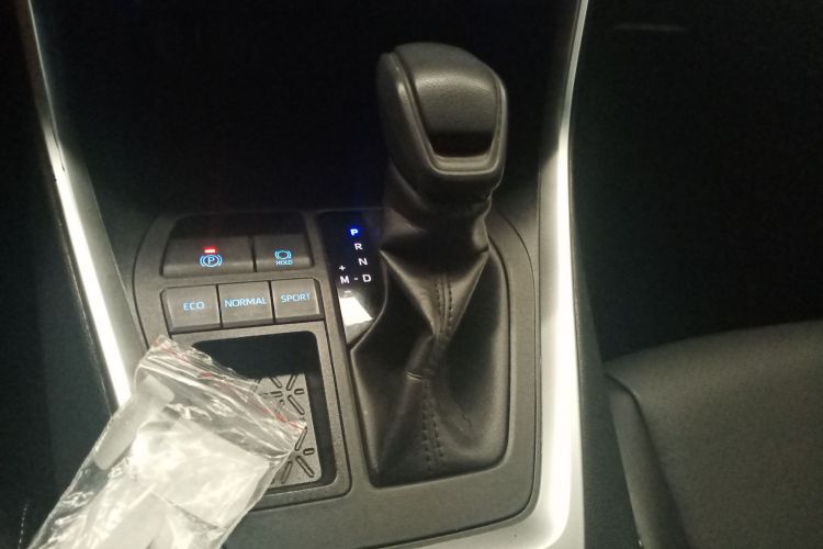 丰田 RAV4荣放 2021款 2.0L CVT两驱都市版局部细节18