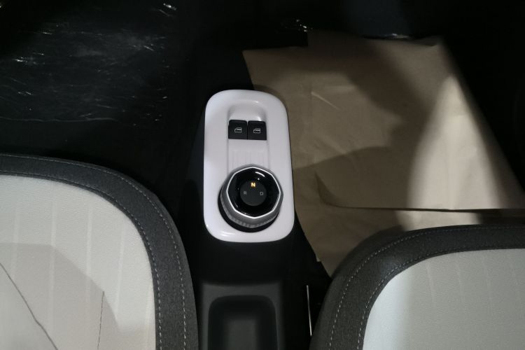 吉利银河 熊猫 2025款 210km 元气熊中控内饰18