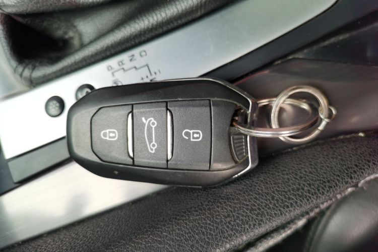 DS 5 2013款 1.6T 雅致版THP160中控内饰7001