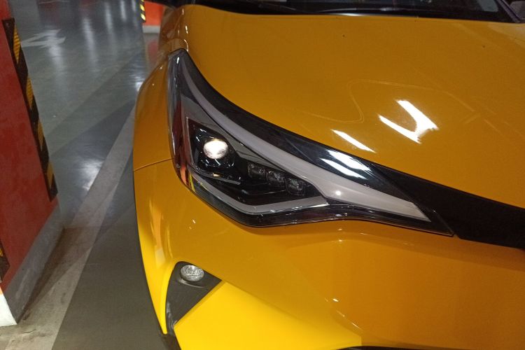 丰田C-HR 2021款 2.0L 豪华版车身外观6006