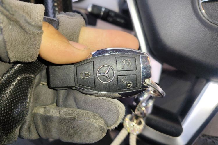 奔驰GLK级 2015款 GLK 300 4MATIC 时尚型 极致版中控内饰11