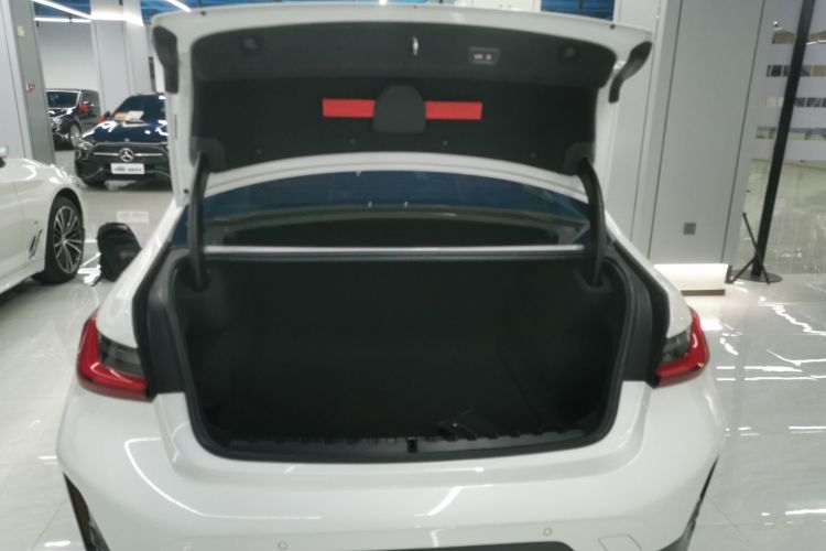 宝马3系 2023款 325Li M运动曜夜套装局部细节23