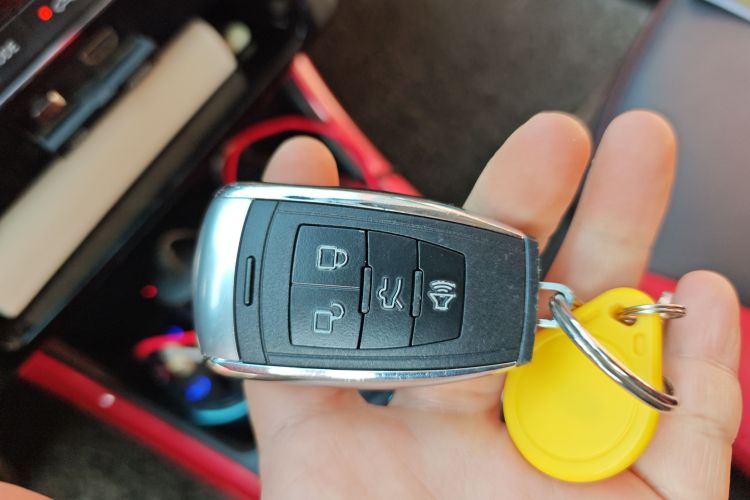 北汽新能源EX 2018款 EX360 新尚版中控内饰7001