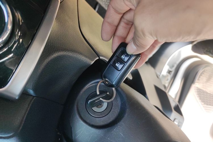 丰田 YARiS L 致炫 2019款 1.5E CVT魅动版 国VI中控内饰7001