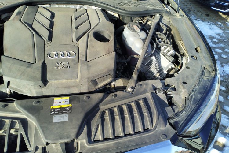 奥迪A8 2024款 A8L 50 TFSI quattro 臻选型机舱底盘26