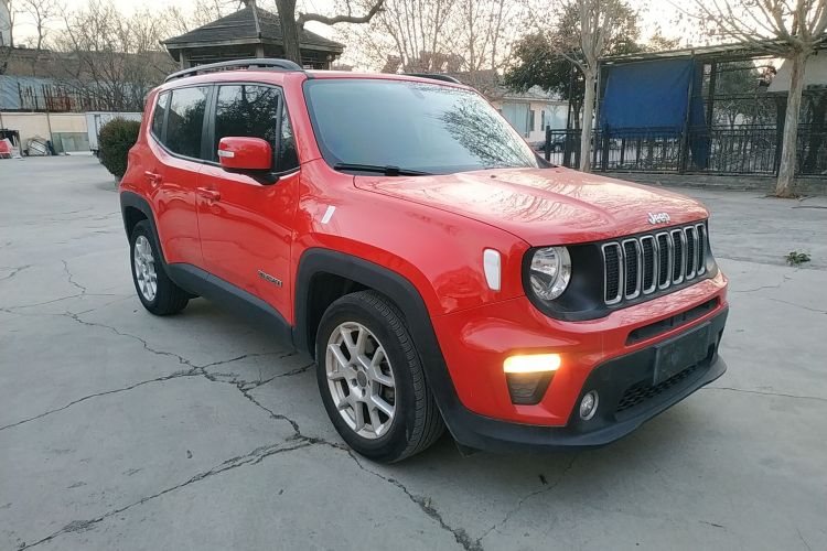 Jeep 自由侠 2019款 220T 自动领先版车身外观3