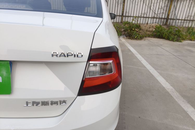 斯柯达 昕锐 2018款 1.4L 手动标准版车身外观9