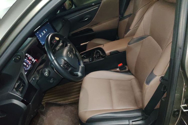 雷克萨斯ES 2022款 200 卓越版中控内饰19