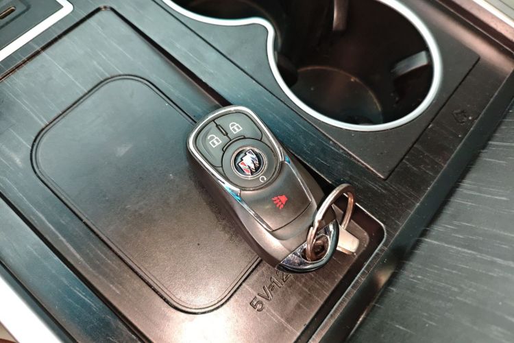 别克GL8 2020款 ES陆尊 653T 舒适型中控内饰11