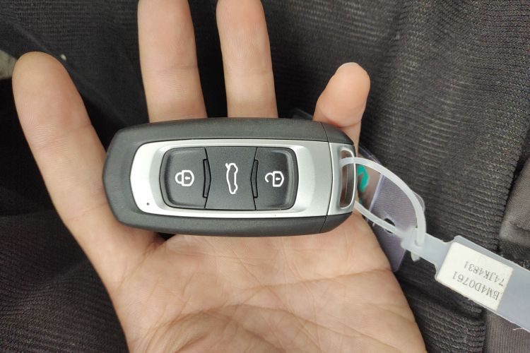 吉利银河 2024款 熊猫mini 200km 耐力熊中控内饰7001