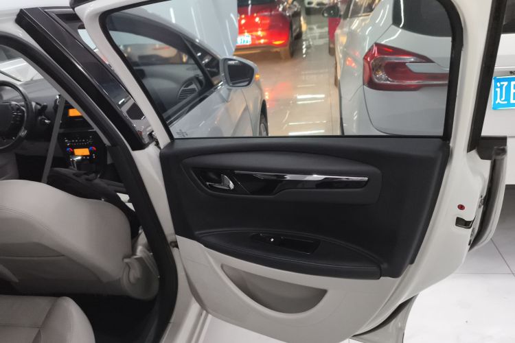 雪铁龙 世嘉 2013款 三厢 1.6L 自动品享型中控内饰7006