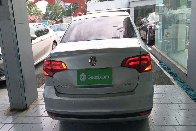 大众 宝来 2018款 1.5L 自动时尚型车身外观6