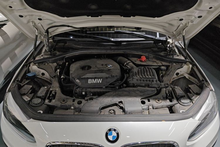 宝马1系 2018款 118i 时尚型机舱底盘24