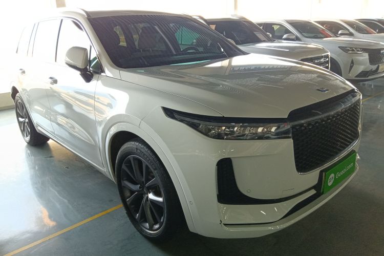 理想汽车 理想ONE 2020款 增程6座版车身外观3