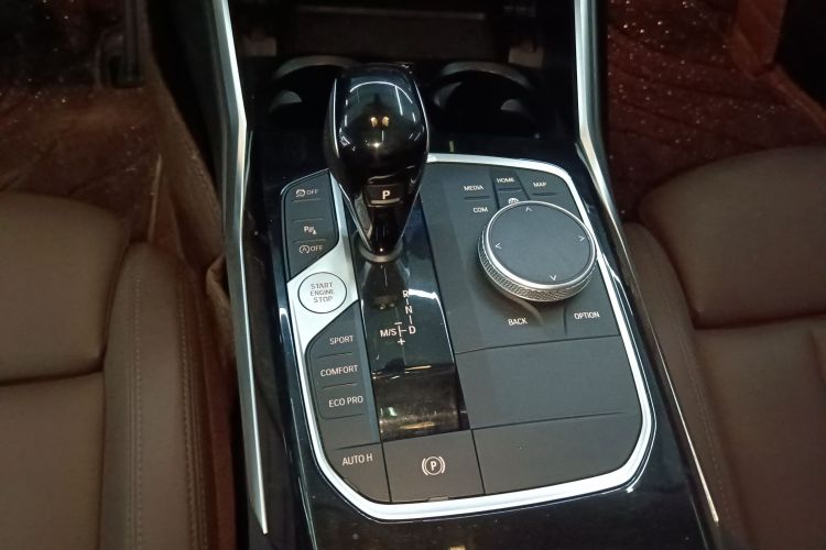 宝马3系 2021款 320Li M运动套装中控内饰18