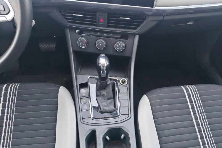 大众 宝来 2024款 200TSI DSG畅行版中控内饰18