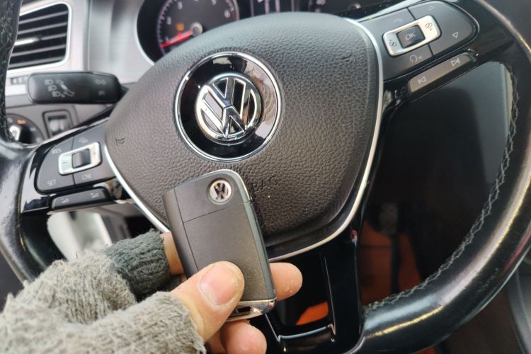 大众 高尔夫 2016款 230TSI 自动豪华型中控内饰11